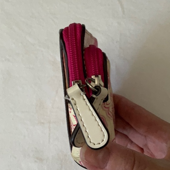 Coach Waverly Pink Floral Small Wallet - Picture 3 of 9